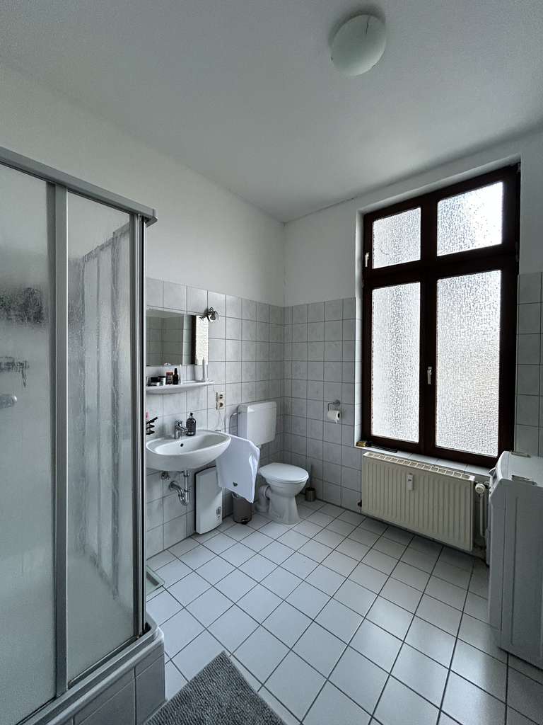 Immobilie in Brake - Attraktives Wohnungspaket – Zwei gepflegte 2-Zimmer-Wohnungen inklusive zwei Garagen - Bild 3