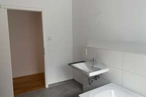 Luxuriöse 4 Raumwohnung mit Fußbodenheizung, Wanne & Dusche, Hauswirtschaftsraum, Einbauküche inkl! – Jacobstraße 23, 6110 Südliche Innenstadt, Halle (Saale) – Vorschaubild 13