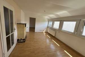 5-Zimmer Dachgeschosswohnung in Stuttgart-Obertürkheim zu vermieten-86qm – Mörgelenstraße 14, 70329 Obertürkheim (Ortsteil), Stuttgart – Vorschaubild 2