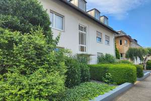 Mehrfamilienhaus mit Garagen in Köln-Junkersdorf!