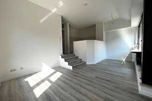 Elegante 2 Zimmer Wohnung mit toller Raumaufteilung, Sonnenterrasse sowie TG-Stellplatz – Düsseldorf – Vorschaubild 1