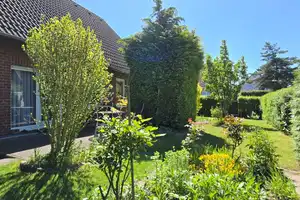Familienfreundliches Zuhause mit Garage und Keller – 4-Raum-Wohnhaus in naturnaher Lage – Ibbenbürener Straße 9, 6862 Dessau-Roßlau – Vorschaubild 3