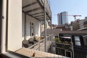 Stilvolle Altbauwohnung mit großem Balkon im Herzen Frankfurts – großzügig, hell und ruhig – 60329 Bahnhofsviertel, Frankfurt am Main – Vorschaubild 19
