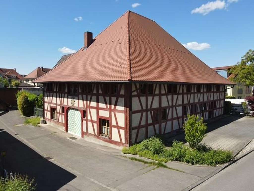 Immobilie in Konstanz - Denkmalgeschütztes 8-Familienhaus  in bester Lage von Konstanz-Königsbau mit Ausbaupotenzial - Bild 0