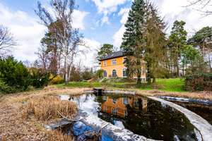 Wunderschöne Villa mit herrlichem Parkgarten, Badeteich und Einliegerwohnung – Die vollständige Adresse der Immobilie erhältst du vom Anbieter., 15569 Woltersdorf – Vorschaubild 2