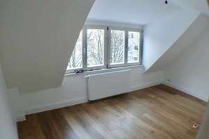 Charmante DG-Wohnung mit Balkon in saniertem Altbau – Sportstraße 3, 40547 Lörick, Düsseldorf – Vorschaubild 6