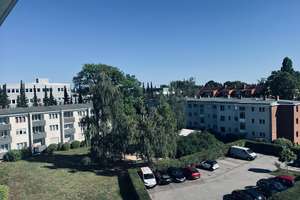 Helle 1-Zimmer-Wohnung mit großem Balkon und Stellplatz im denkmalgeschützten Ensemble – Die vollständige Adresse der Immobilie erhältst du vom Anbieter., 13403 Reinickendorf (Ortsteil), Berlin – Vorschaubild 3