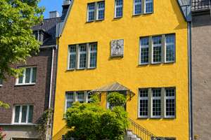 Gepflegtes Jugendstilhaus: Ruhige 3-Zimmer-Wohnung 92qm mit gehobener Ausstattung