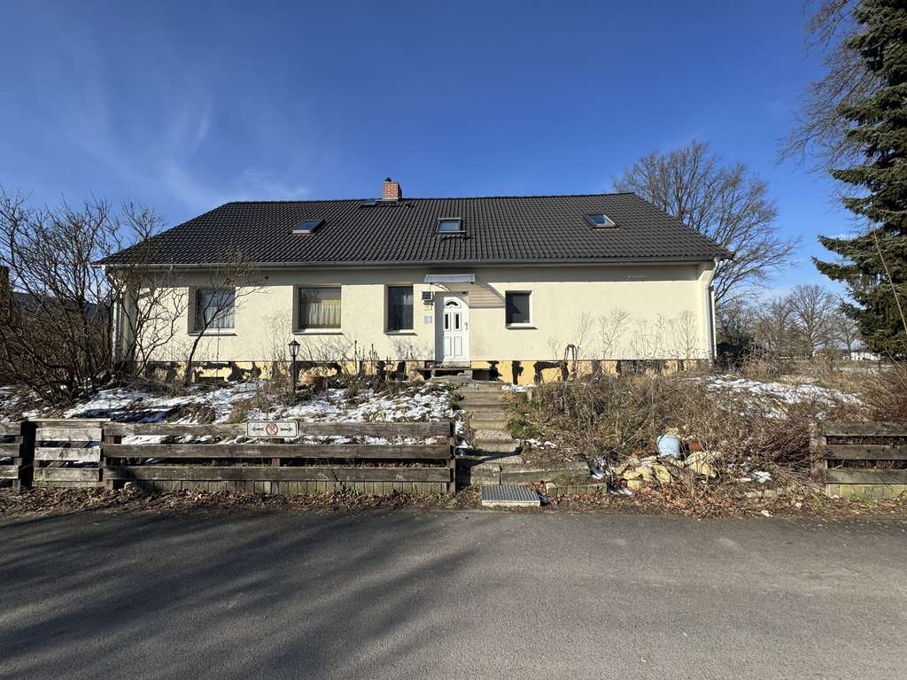 Immobilie in Adelheidsdorf - 7 Parteien Mehrfamilienhaus mit 11 Garagen in Adelheidsdorf - Bild 2