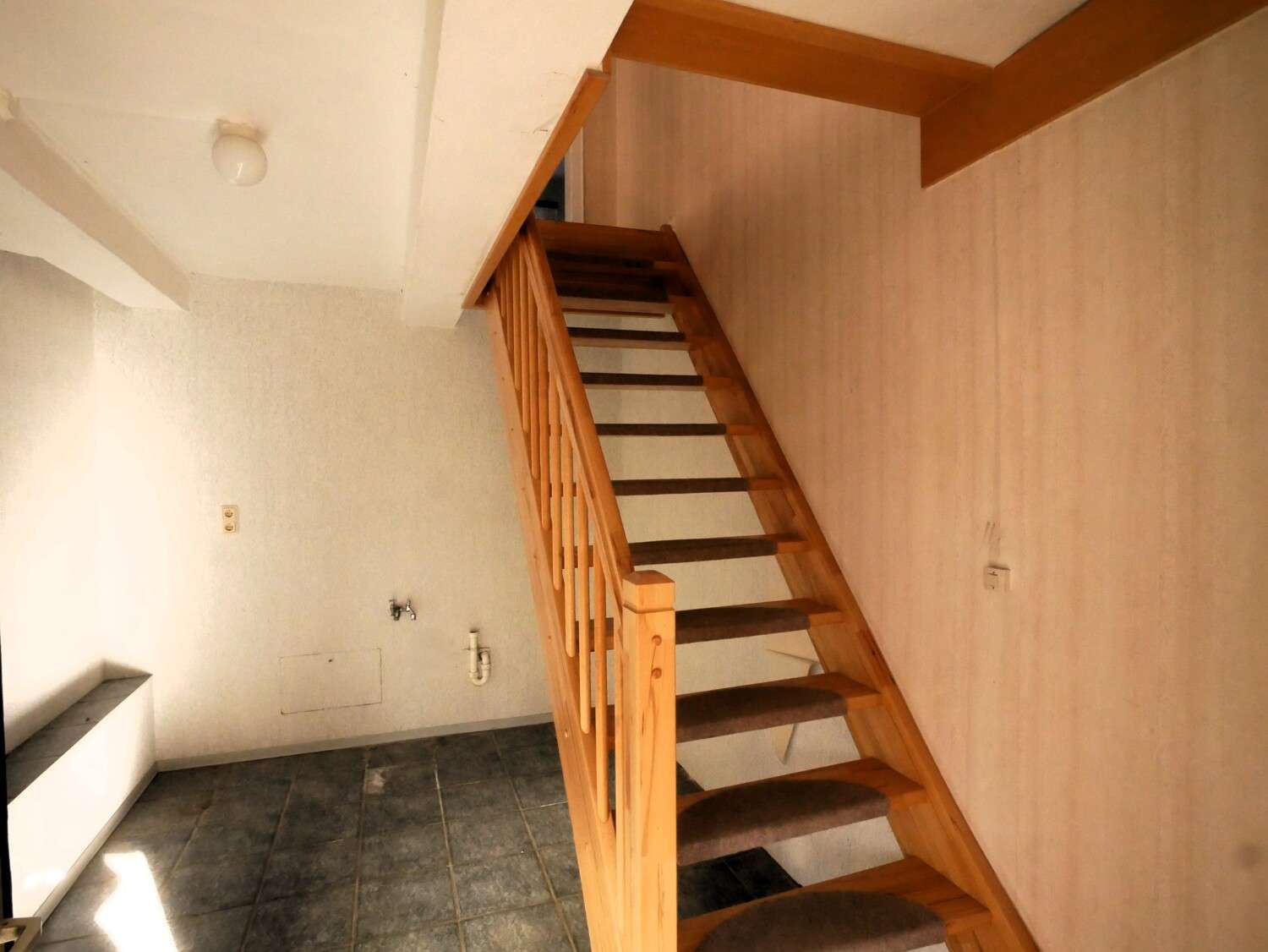 Immobilie in Uehrde - Renovierungsbedürftiges Zweifamilienhaus in ruhiger Ortslage - Bild 1