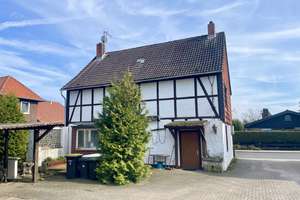 Bereit für neue Ideen: Einfamilienhaus mit Fachwerkcharme und Sanierungsbedarf – Die vollständige Adresse der Immobilie erhältst du vom Anbieter., 38162 Cremlingen – Vorschaubild 2
