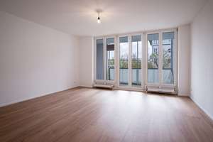Wunderschöne zwei Zimmer Wohnung mit Balkon und TG Stellplatz – Lily-Braun-Weg 7, 80637 Oberwiesenfeld, München – Vorschaubild 2