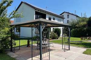 Gepflegtes Zweifamilienhaus - ruhig und idyllisch am Ortsrand - (EG vermietet / OG bezugsbereit) – Am Saulefeld 13, 86477 Adelsried – Vorschaubild 2