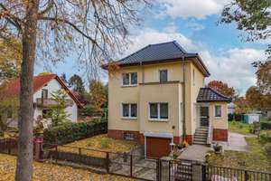 Charmantes Einfamilienhaus mit Ausbaupotenzial in ruhiger Lage von Dallgow-Döberitz – Die vollständige Adresse der Immobilie erhältst du vom Anbieter., 14624 Dallgow-Döberitz – Vorschaubild 2