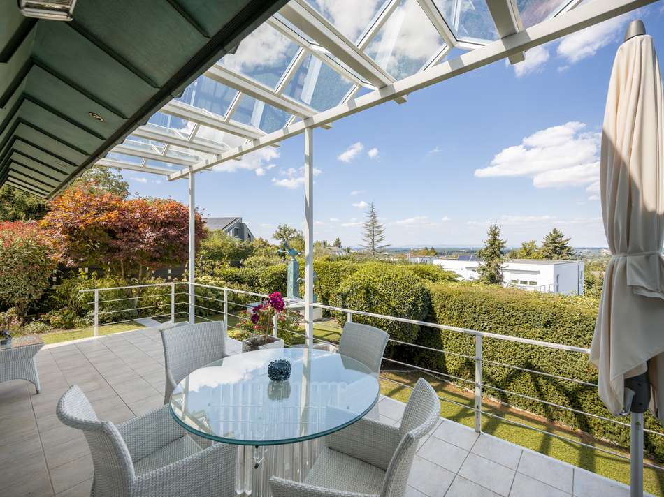 überdachte Terrasse