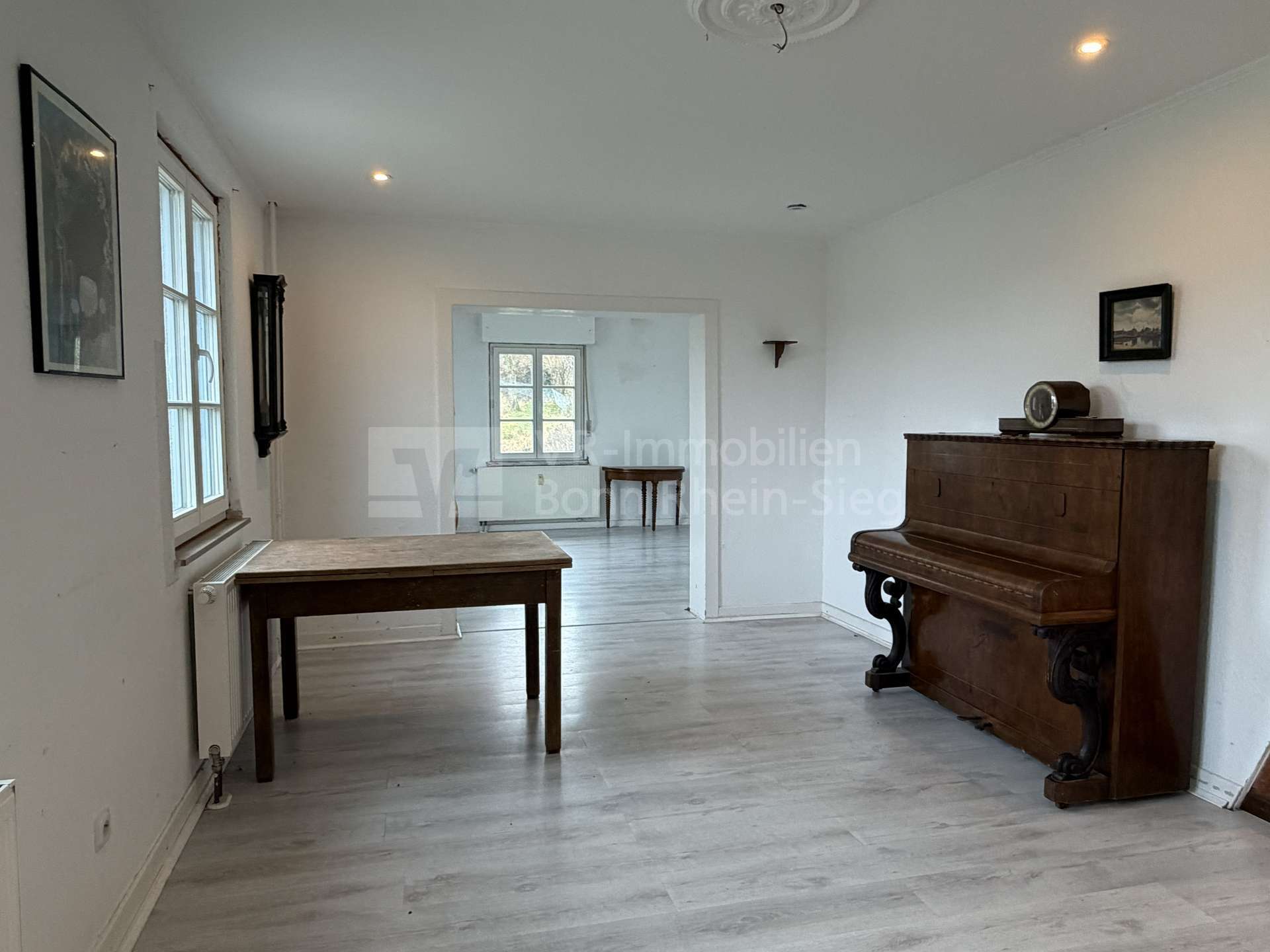 Immobilie in Windeck - Ein- bis Zweifamilienhaus mit unterschiedlichen Baustilen in Höhenlage von Windeck - Rosbach - Bild 4