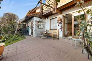 FAMILIENIDYLLE MIT WEITBLICK: CHARMANTE DOPPELHAUSHÄLFTE MIT SÜDGARTEN UND MODERNER AUSSTATTUNG – Augsburg (Kreis) – Vorschaubild 8