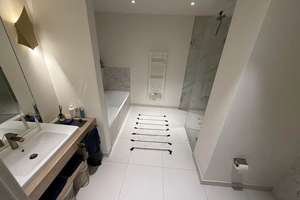 Wohnen mit Charakter: 2-Zimmer-Apartment in der Hamburger HafenCity – Am Sandtorpark 3, 20457 HafenCity, Hamburg – Vorschaubild 2