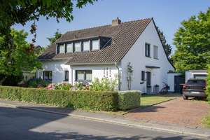 Immobilien-Highlight im Blumenviertel! Bezugsfertiger Familien-Traum in hervorragender Wohnlage! – Die vollständige Adresse der Immobilie erhältst du vom Anbieter., 47800 Bockum, Krefeld – Vorschaubild 2