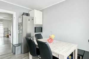 Anfragen per E-mail: Wohnen auf Zeit - 3 ZKB mit Balkon für 1 Jahr – Hofackerstr.  24, 86179 Augsburg – Vorschaubild 6