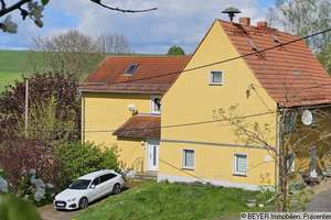 ! ! Preissenkung ! !  Zweifamilienhaus in ländlicher Gegend mit viel Platz für Tierhaltung – Die vollständige Adresse der Immobilie erhältst du vom Anbieter., 1665 Triebischtal – Vorschaubild 1