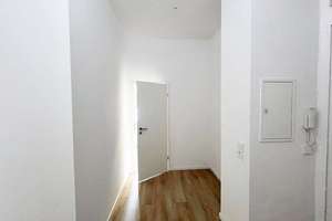 "Frisch sanierte 2-Zimmer-Wohnung mit Balkon, Glasfaser und modernem Badezimmer" – Sebastian-Bach-Straße 18, 9130 Sonnenberg, Chemnitz – Vorschaubild 3