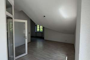 2 Zimmer in Wiesbaden-Sonnenberg mit Dachterrasse – Die vollständige Adresse der Immobilie erhältst du vom Anbieter., 65193 Nordost, Wiesbaden – Vorschaubild 4