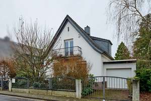 Ein Zuhause mit Zukunft – Einfamilienhaus mit wunderschönem Garten in ruhiger Lage von Sprendlingen – Die vollständige Adresse der Immobilie erhältst du vom Anbieter., 63303 Dreieich – Vorschaubild 1