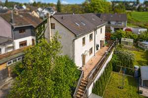 Wie zwei Einfamilienhäuser - Sanierungsbedürftiges 2-Familienhaus in Alfter Impekoven – Die vollständige Adresse der Immobilie erhältst du vom Anbieter., 53347 Alfter – Vorschaubild 1
