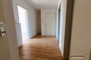 Traumhafte 2-Zimmer-Dachgeschosswohnung mit zwei Balkonen, Einbauküche & Wannenbad – Wallstraße 1c, 6449 Aschersleben – Vorschaubild 6