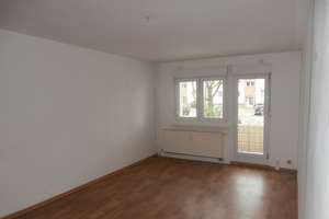 Helle Wohnung mit Balkon und Keller – ideal für Paare – Straße des Friedens 7, 14641 Nauen – Vorschaubild 1