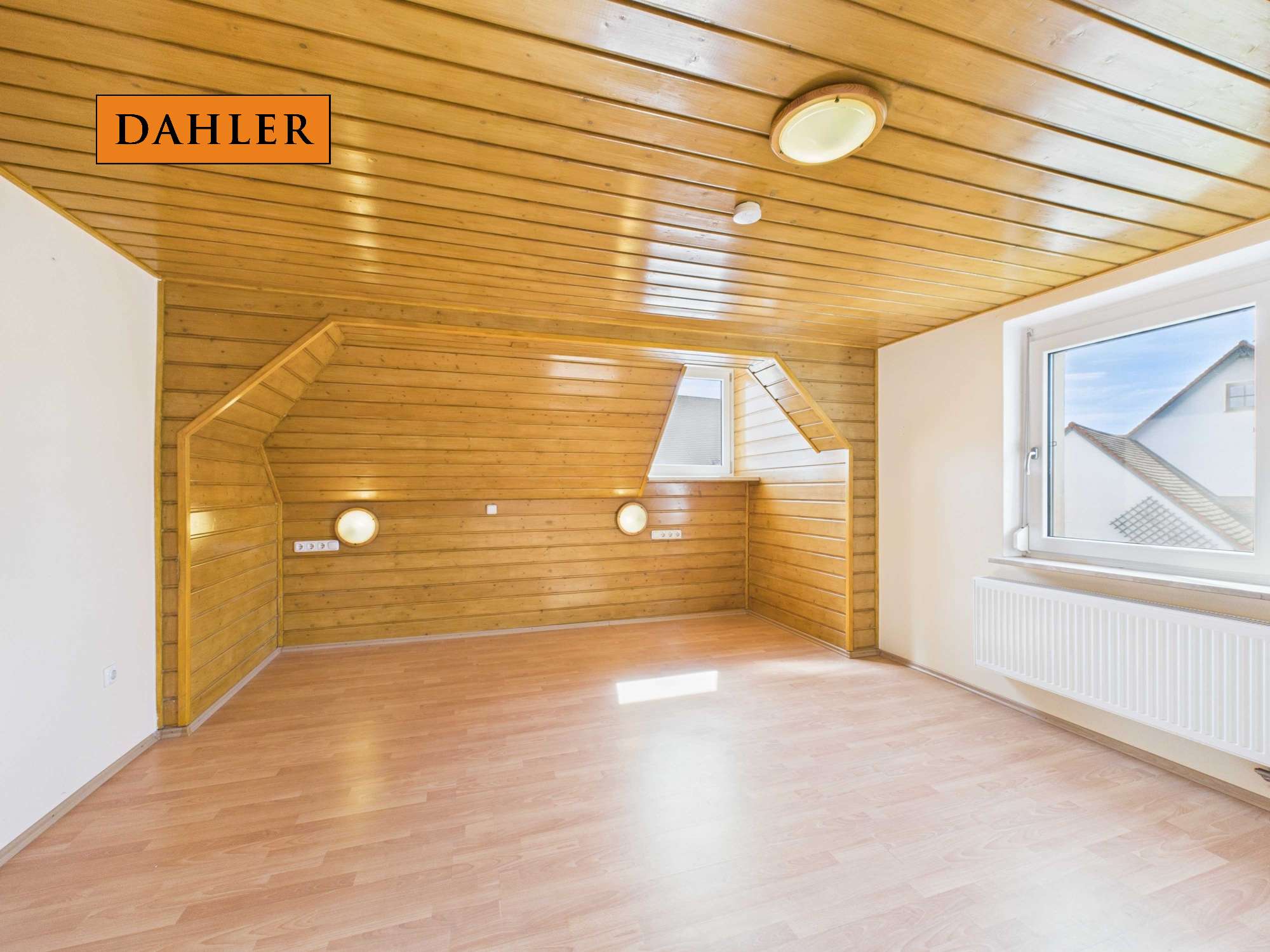 Immobilie in Ellgau - Großes Einfamilienhaus in Ellgau - Bild 0