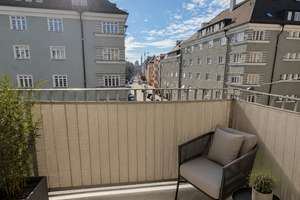 *Selbstbezug* - Sonnige 5-Zimmer-Wohnung in Altschwabing mit zwei Balkonen und EBK