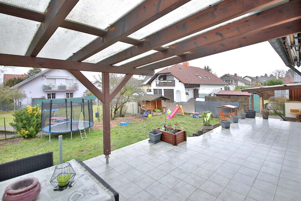 Immobilie in Graben-Neudorf - Familienglück in Toplage mit XXL-Garten & Mieteinnahmen im DG - Bild 4