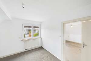 Großzügiges Wohnhaus mit Garten, Balkon und Werkstattflächen – Die vollständige Adresse der Immobilie erhältst du vom Anbieter., 97264 Helmstadt – Vorschaubild 6