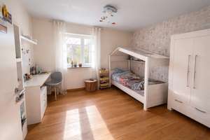 Familientraum mit Mieteinnahmen – Hochwertiges MFH mit 4 Einheiten und Top-Energieeffizienz – Die vollständige Adresse der Immobilie erhältst du vom Anbieter., 63773 Goldbach – Vorschaubild 8