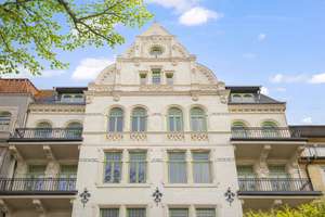 Neubau-Dachgeschoss mit Dachterrasse im Denkmal