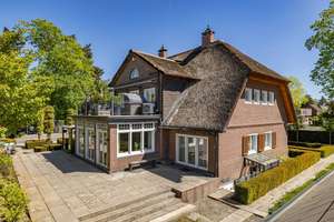 Reetgedeckte Fabrikantenvilla am Krefelder Stadtwald – ein Anwesen von absoluter Seltenheit! – Die vollständige Adresse der Immobilie erhältst du vom Anbieter., 47800 Bockum, Krefeld – Vorschaubild 3