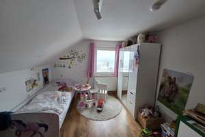 Gepflegtes Einfamilienhaus mit großem Südgarten in ruhiger Lage von Schönberg – Die vollständige Adresse der Immobilie erhältst du vom Anbieter., 94513 Schönberg – Vorschaubild 25