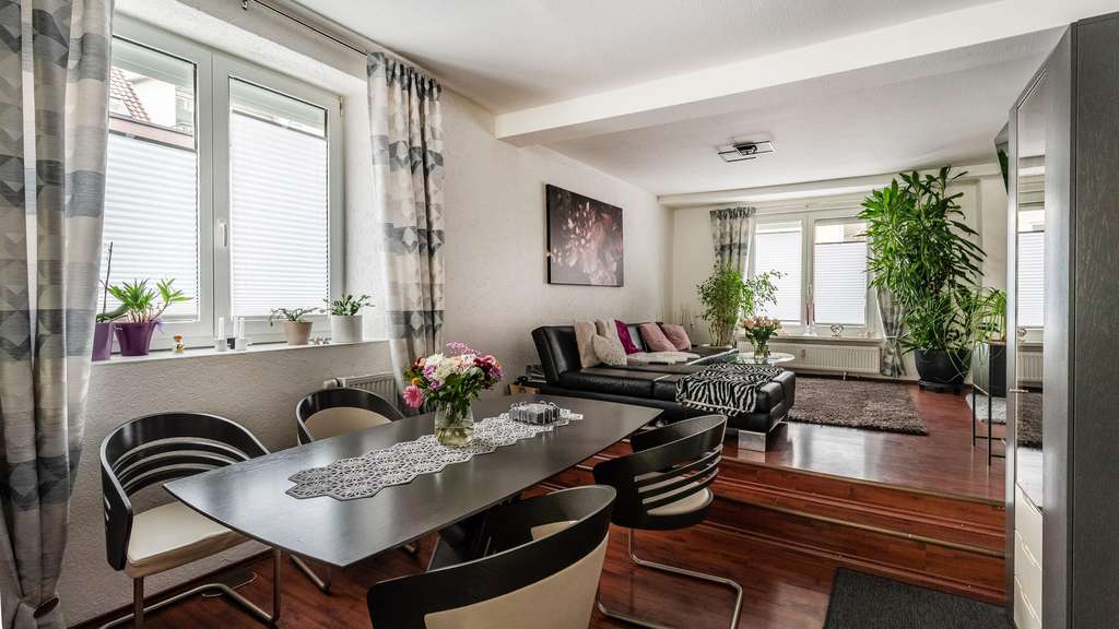 Immobilie in Sulz am Neckar - Attraktives Mehrfamilienhaus mit Gaststätte in zentraler Innenstadtlage - Bild 3