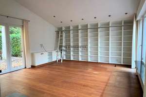 Repräsentatives Einfamilienhaus umgeben von Natur mit zwei Garagen und PKW-Stellplätzen! – Die vollständige Adresse der Immobilie erhältst du vom Anbieter., 58093 Emst, Hagen – Vorschaubild 2