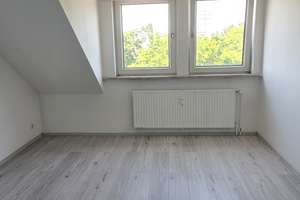 Hübsche Dachgeschosswohnung 3 Zimmer wird renoviert übergeben! – Essener Strasse 355, 46047 Bermensfeld, Oberhausen – Vorschaubild 7