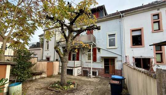 Bild von Charmantes 1- bis 3-Familienhaus in zentraler und dennoch ruhiger Lage von Neu-Isenburg