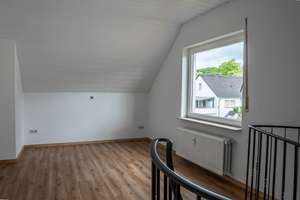 Frisch renovierte Maisonettewohnung mit Balkon in ruhiger Lage – Die vollständige Adresse der Immobilie erhältst du vom Anbieter., 34132 Nordshausen, Kassel – Vorschaubild 10