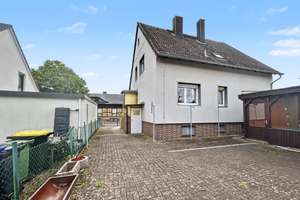 Gepflegtes Zweifamilienhaus auf großem Grundstück in Salzgitter-Beinum – Die vollständige Adresse der Immobilie erhältst du vom Anbieter., 38259 Beinum, Salzgitter – Vorschaubild 2
