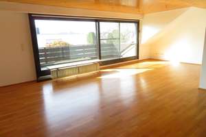 Großzügige und sonnendurchflutete Wohnung in sehr gepflegtem Haus in MG-Venn