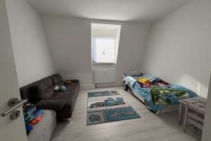 Modernisierte Dachgeschosswohnung (ca. 108 m²) – ruhig & großzügig wohnen – Die vollständige Adresse der Immobilie erhältst du vom Anbieter., 42857 Vieringhausen, Remscheid – Vorschaubild 8