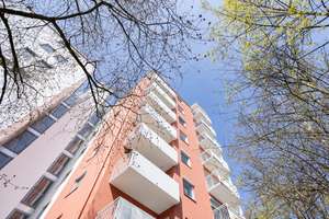 „Wohnen über den Dächern von München-Fürstenried“ – Helle 1-Zimmer-Wohnung mit Balkon und Fernblick