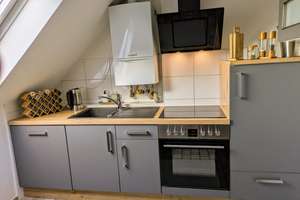 Ruhige Dachgeschosswohnung mit zwei Zimmern und Balkon in Krefeld – Dionysiusstraße 143, 47798 Stadtmitte, Krefeld – Vorschaubild 6