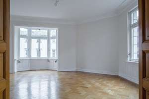 5 Zimmer -Altbauwohnung / Friedrichstraße/im 3. OG eines sehr gepflegten Wohn- und Geschäftshauses. – Die vollständige Adresse der Immobilie erhältst du vom Anbieter., 65185 Mitte, Wiesbaden – Vorschaubild 8